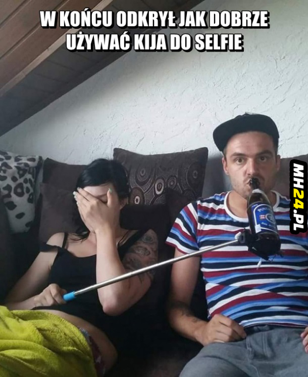 Ta para odkryła jak należy prawidłowo używać kija do selfie Obrazki   