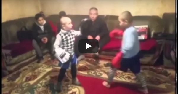 Dzieciaki z RosjI trenują sztuki walki :D Video   